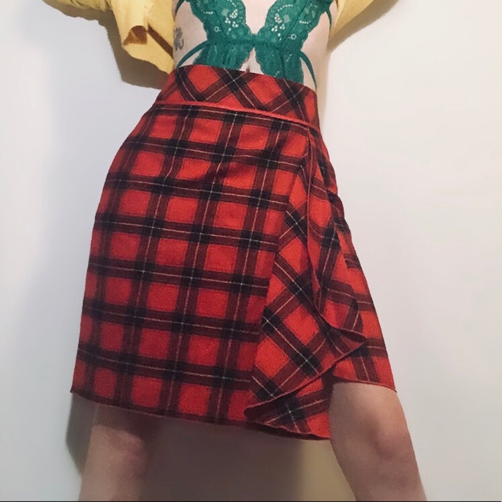 Tristan & Iseut red tartan plaid skirt